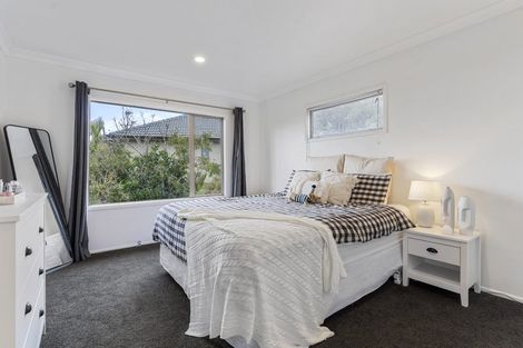 Photo of property in 73 Waldorf Crescent, Orewa, 0931