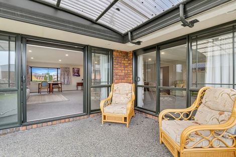 Photo of property in 52 Tennyson Avenue, Kelvin Grove, Palmerston North, 4414