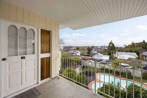 Photo of property in 12/10 Hunter Street, Hamilton Lake, Hamilton, 3204