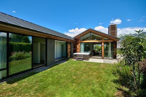 Photo of property in 8 Rannoch Drive, Jacks Point, Queenstown, 9371
