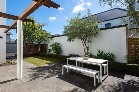 Photo of property in 88a Merivale Lane, Merivale, Christchurch, 8014