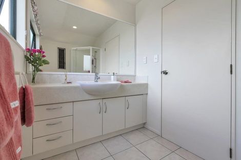 Photo of property in 4/39 Church Street, Northcote Point, Auckland, 0627