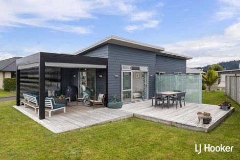 Photo of property in 16 Reel Road, Athenree, Waihi Beach, 3611