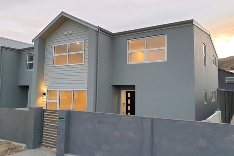 Photo of property in 16 Bluff Road, Kenepuru, Porirua, 5022