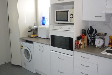 Photo of property in 21 Alberta Street, Point Chevalier, Auckland, 1022