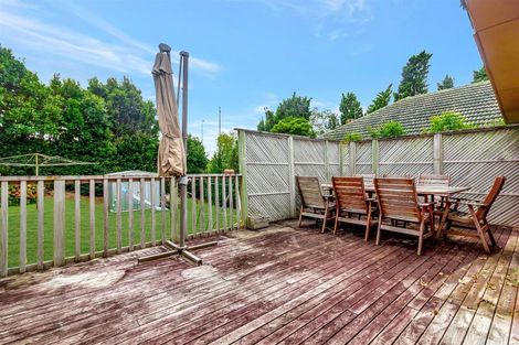 Photo of property in 6 Alwyn Avenue, Te Atatu South, Auckland, 0610