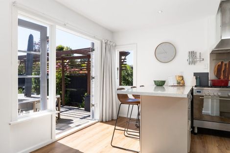 Photo of property in 37 Tainui Street, Somerfield, Christchurch, 8024