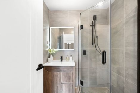 Photo of property in 12c Massine Place, Randwick Park, Auckland, 2105