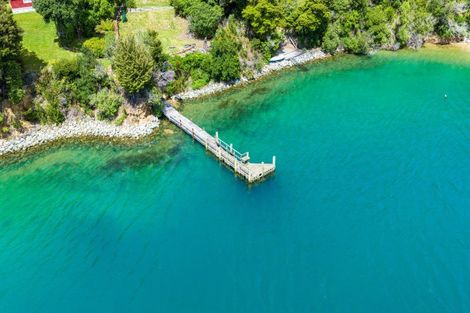 Photo of property in 2045 Queen Charlotte Drive, Ngakuta Bay, Picton, 7281