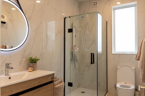 Photo of property in 5 Gladfield Lane, Te Atatu Peninsula, Auckland, 0610