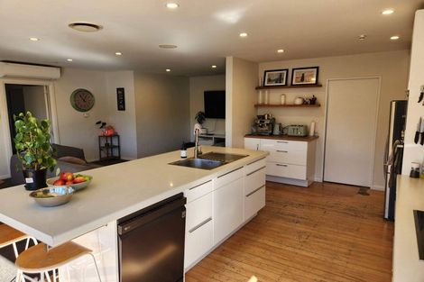 Photo of property in 115 Wainoni Road, Avondale, Christchurch, 8061