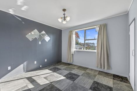 Photo of property in 115 Farquhar Road, Glendene, Auckland, 0602