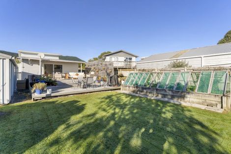 Photo of property in 8 Kaitawa Crescent, Paraparaumu, 5032