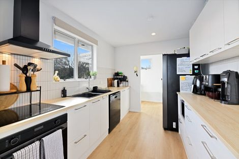 Photo of property in 3 St Margaret Place, West Harbour, Auckland, 0618
