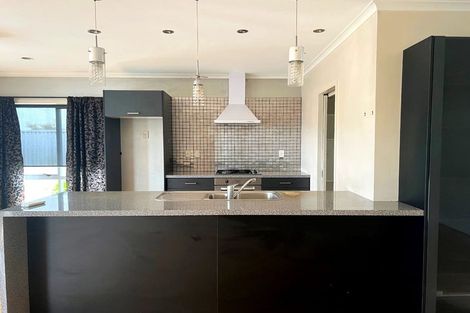 Photo of property in 21 Corsair Place, Melville, Hamilton, 3206