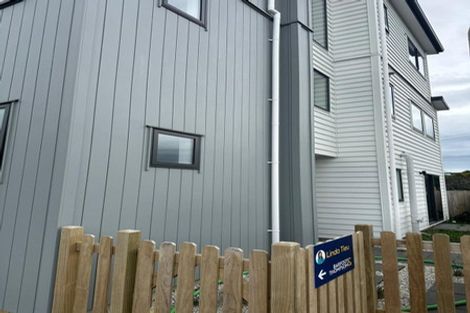 Photo of property in 723a Massey Road, Mangere, Auckland, 2022