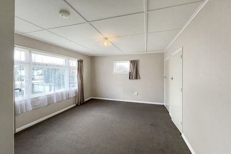 Photo of property in 17 Rewa Street, Takaro, Palmerston North, 4412
