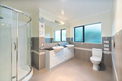 Photo of property in 37 Virginia Street, Henderson, Auckland, 0612