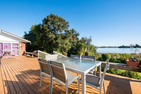 Photo of property in 65 Edgewater Drive, Pakuranga, Auckland, 2010