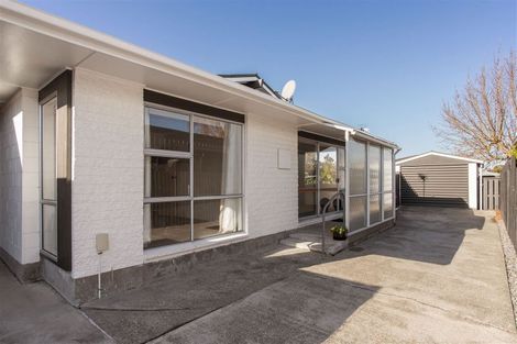 Photo of property in 2/76 Grants Road, Papanui, Christchurch, 8053