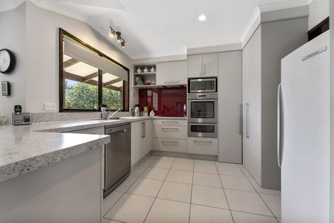 Photo of property in 20 Fairfax Terrace, Frankleigh Park, New Plymouth, 4310