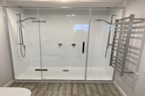 Photo of property in 80 Lake Road, Narrow Neck, Auckland, 0624