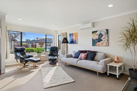 Photo of property in 27 Ian Peter Way, Otaki, 5512