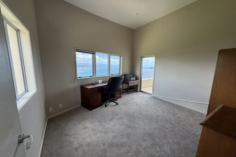 Photo of property in 14 Forbes Lane, Newlands, Wellington, 6037