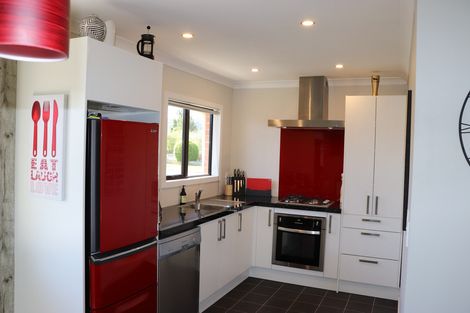 Photo of property in 8 Clutha Street, Alexandra, 9320