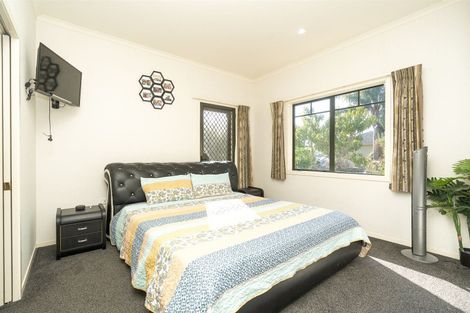 Photo of property in 98 Rototuna Road, Rototuna, Hamilton, 3210