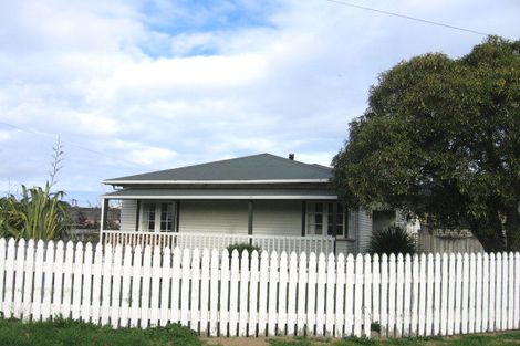 Photo of property in 3 Whites Line West, Woburn, Lower Hutt, 5010