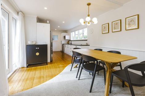 Photo of property in 12 Village Way, Ardmore, Papakura, 2582