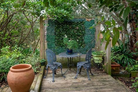 Photo of property in 18 Tanglewood Place, Cockle Bay, Auckland, 2014