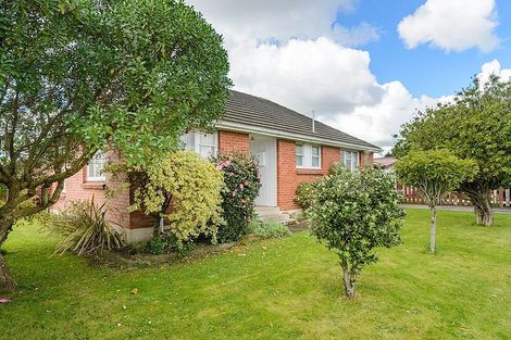 Photo of property in 60 Exeter Crescent, Takaro, Palmerston North, 4412