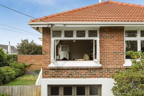 Photo of property in 2 Wycolla Avenue, Saint Clair, Dunedin, 9012