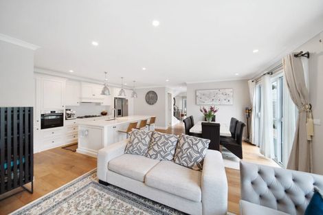 Photo of property in 2 Bela Vista Boulevard, Swanson, Auckland, 0614