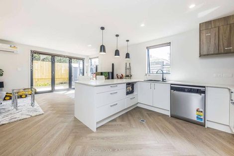 Photo of property in 1/11 Lewis Road, Pakuranga, Auckland, 2010