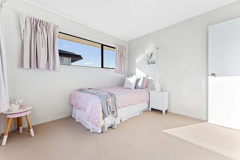 Photo of property in 38 Balmain Road, Chatswood, Auckland, 0626