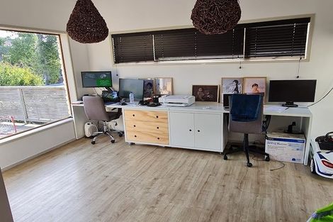 Photo of property in 18 Mappin Place, Chatswood, Auckland, 0626