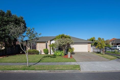 Photo of property in 4 Stornaway Drive, Flat Bush, Auckland, 2016