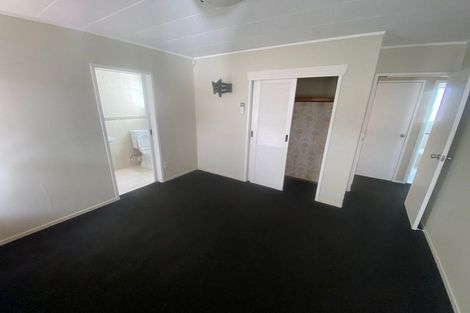 Photo of property in 63 Rosewarne Crescent, Glendene, Auckland, 0602