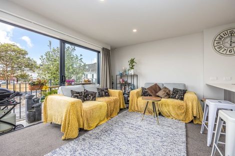 Photo of property in 5e Geddes Terrace, Avondale, Auckland, 1026