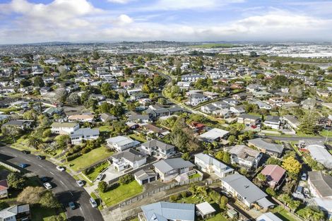 Photo of property in 46 Cardiff Road, Pakuranga, Auckland, 2010