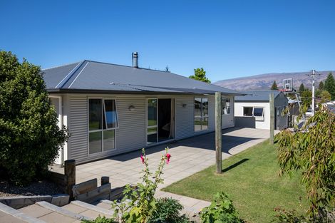 Photo of property in 74 Shields Street, Clyde, 9330