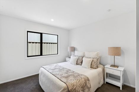 Photo of property in 14 Annie Aranui Drive, Poraiti, 4182