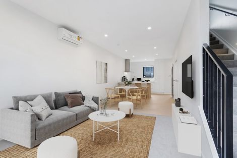 Photo of property in 5 Tuiri Lane, Manurewa, Auckland, 2102