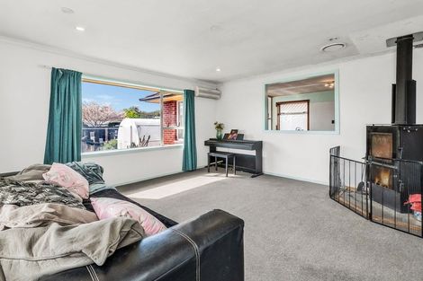 Photo of property in 73 Bentley Street, Russley, Christchurch, 8042