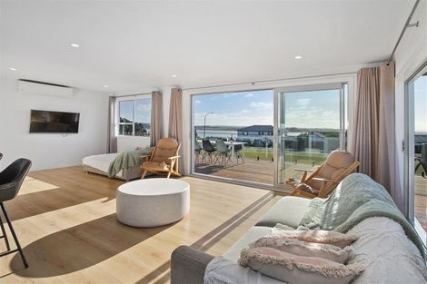 Photo of property in 172 Torkar Road, Clarks Beach, 2122