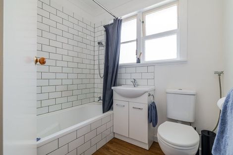 Photo of property in 84 Vogel Street, Roslyn, Palmerston North, 4414