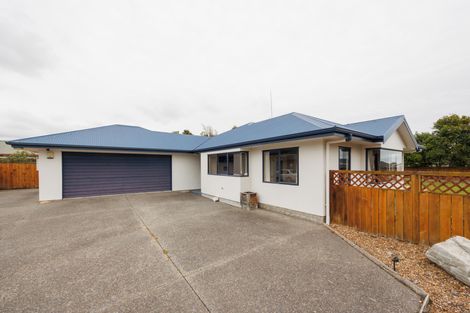 Photo of property in 27 Parnell Heights Drive, Kelvin Grove, Palmerston North, 4414